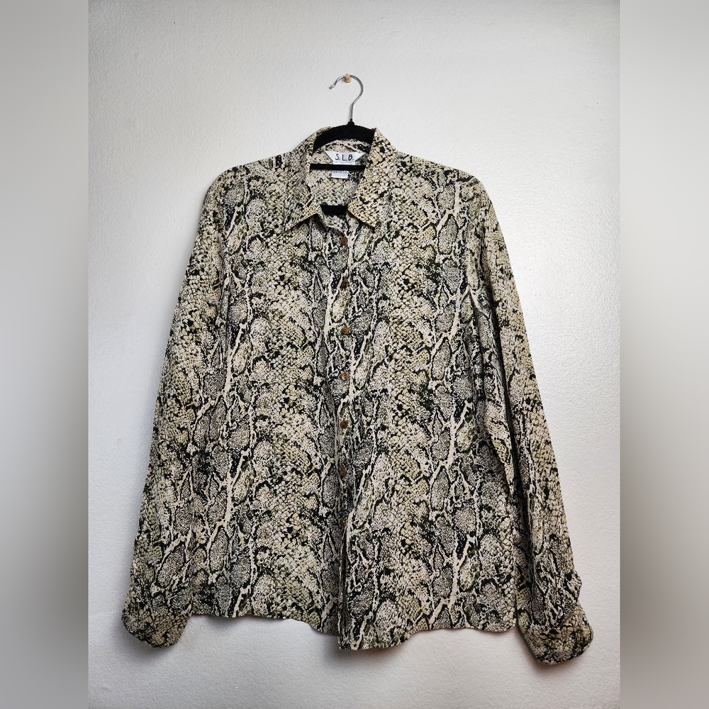 SLB Women's Snakeprint Long Sleeve Button Up Blouse